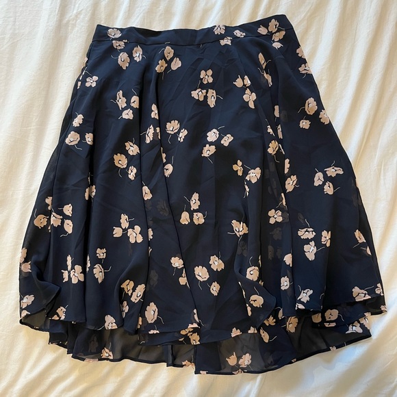 Ann Taylor Navy Floral Skirt - Picture 1 of 3